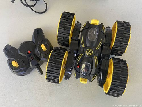 Remote stunt car (Tested and works) (1 of 4)
