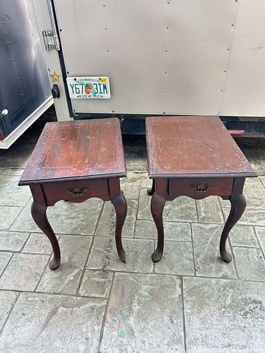 2 end tables (1 of 7)