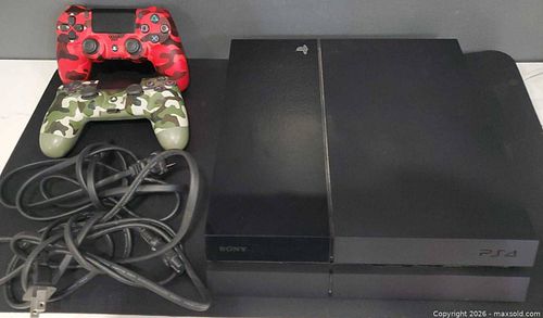 Sony PlayStation 4 (Original) Black with 2 DualShock 4 Controllers (1 of 5)