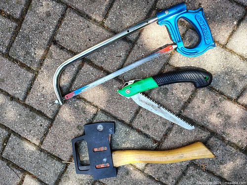 Lot of 3 Hand Cutting Tools: Hacksaw, Pruning Saw & Hatchet (1 of 1)