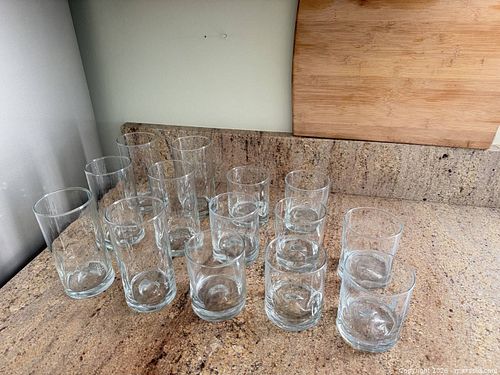 Set of 14 Clear Glass Highball and Rocks Drinking Glasses (1 of 5)