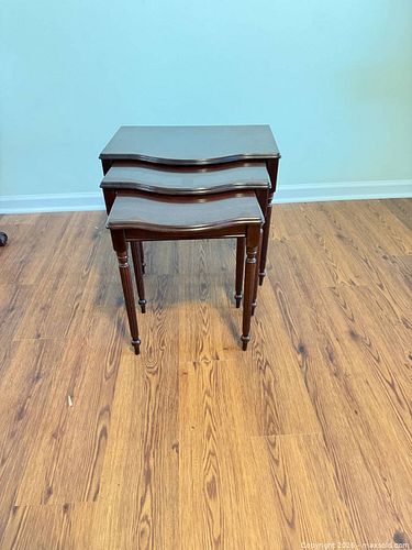 Set of 3 Traditional Dark Brown Wood Veneer Nesting Tables (1 of 8)