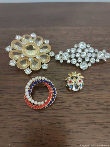 Vintage Brooch Lot (1 of 9)