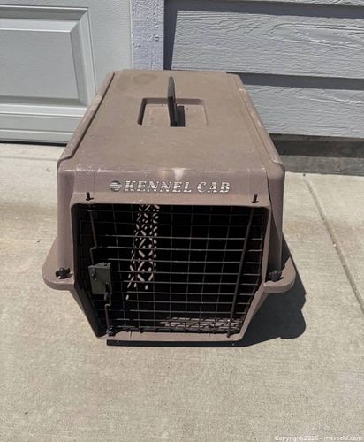 Kennel Cab Large Hard Plastic Pet Carrier with Metal Wire Door (1 of 3)