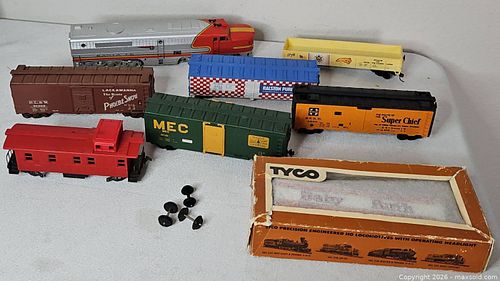 Lot #28 (1 of 7)