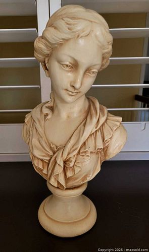 Decorative bust (1 of 2)
