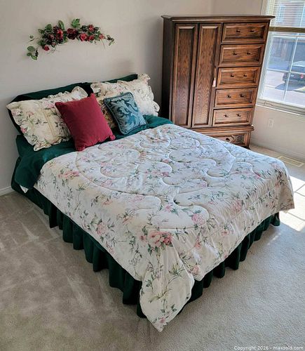 Double bed set (1 of 5)