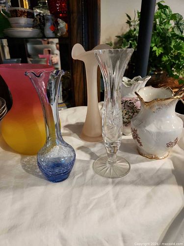 Mixed Glass & Porcelain Vases, Clear/Blue/Pink/White with Gold Trim 6 vases (1 of 12)