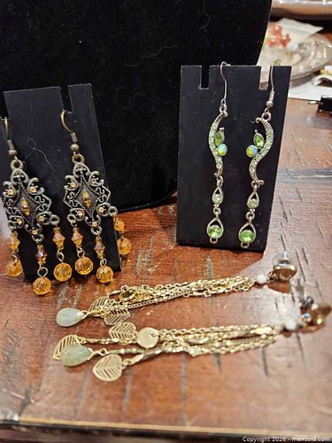 Lot of 3 Pairs Dangle, Chandelier & Tassel Earrings (1 of 6)