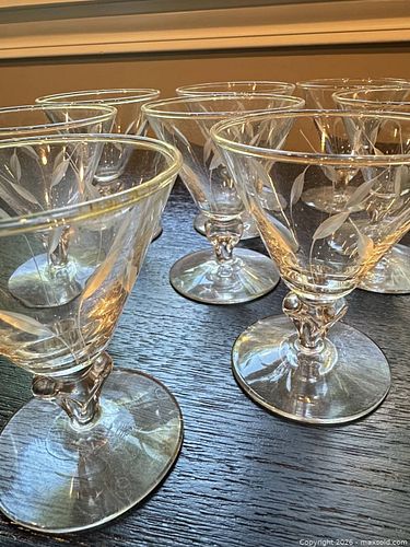 Set of 9 Vintage Mid-Century Etched Leaf Cordial Liqueur Glasses (1 of 8)