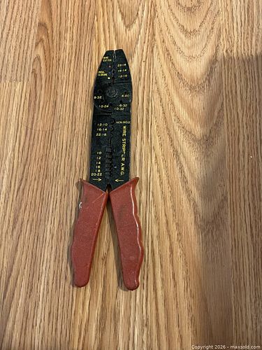 Crimper Wire Cutter Stripper Tool (1 of 1)