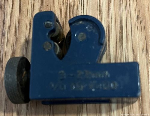 Mini Tube Cutter 3-22mm (1/8" - 7/8") (1 of 1)