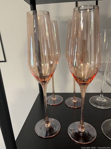 Set of 4 Elegant mikasa champagne flutes. (1 of 1)