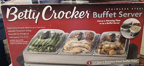 Stainless steel buffet server has a total capacity of 7.5 quarts with three 2.5 quart trays. (1 of 1)