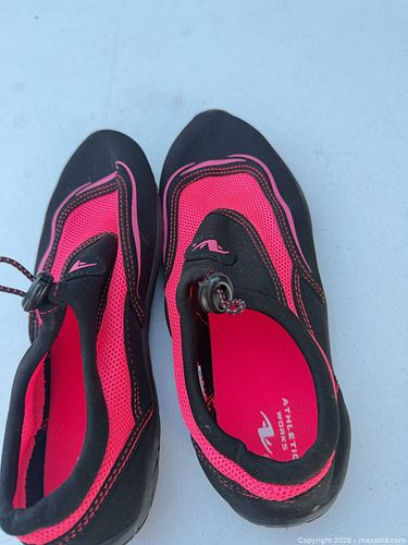 Athletic Works Water Shoes Size 9/10 Pink & Black (1 of 4)