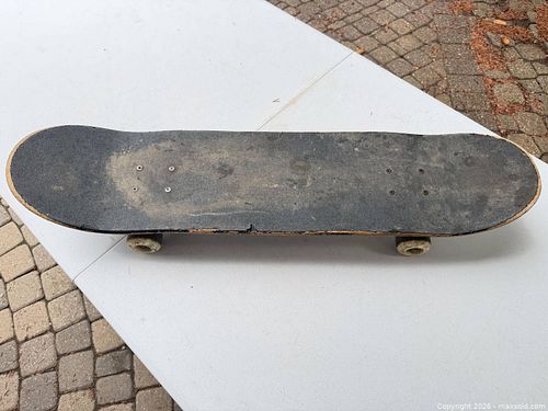 Element Darrell Stanton Graphic Skateboard with Tensor Trucks (1 of 4)