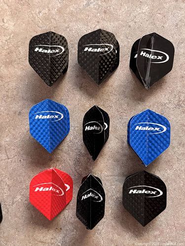Halex Plastic Standard Dart Flights, 9 Pieces (1 of 3)