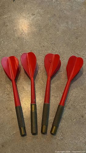 Vintage Brass Tip Darts with Red Flins set of 4 (1 of 3)