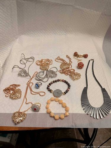 Costume jewelry (1 of 3)