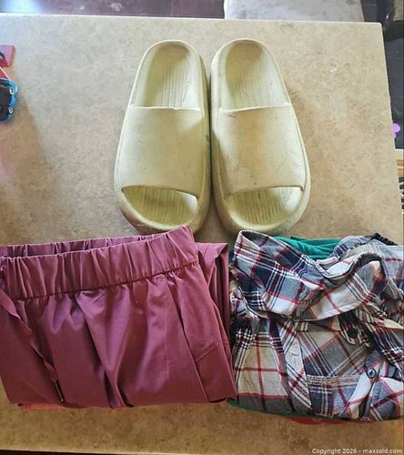 Women's shoes and clothes  (1 of 5)