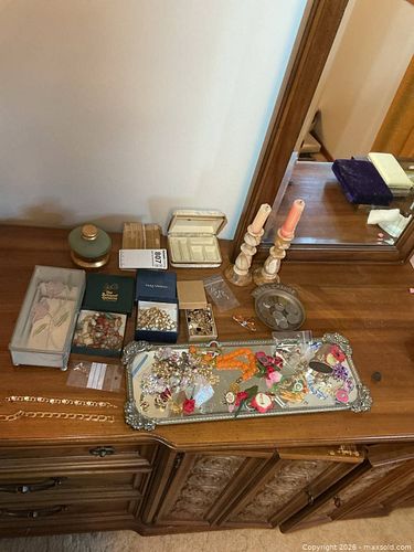 Costume Jewelry A (1 of 16)