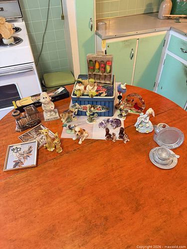 Miniatures and collectibles lot 173 (1 of 6)