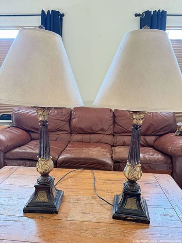 Pair of Traditional Resin Table Lamps with Gilded Finish (1 of 5)
