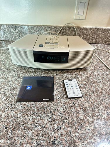 Bose Wave Radio/CD Clock Radio (Beige / Off-white) (1 of 5)