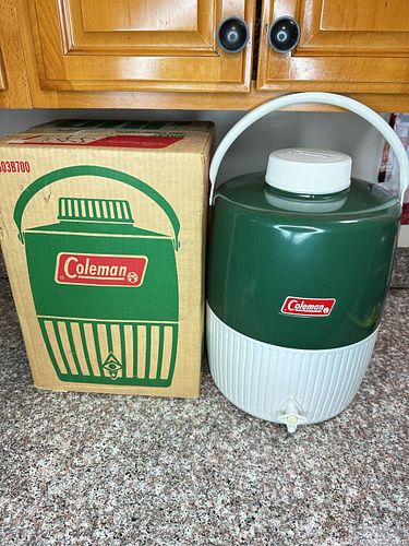 Coleman 2 Gallon Green & White Insulated Beverage Cooler (1 of 5)