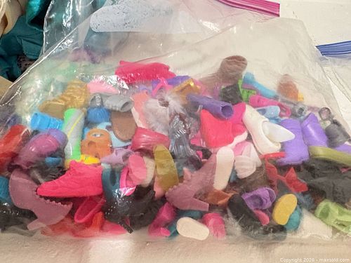Barbie Mixed Lot: Clothing & Shoes, Multicolor (1 of 10)