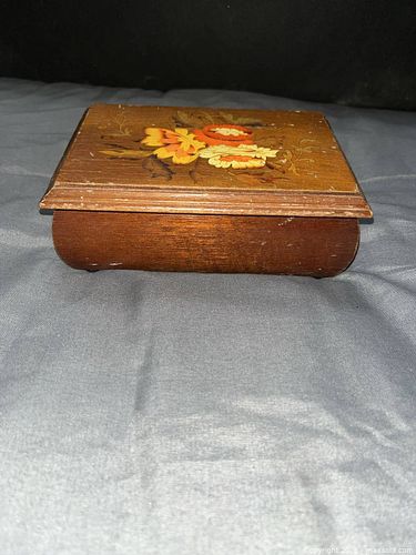 Lot #148 (1 of 8)