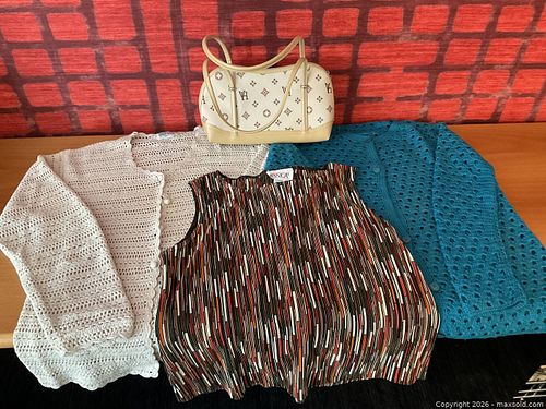 Women’s clothing lot (1 of 7)