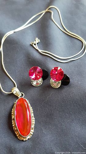 Pink Plastic Jewellery  (1 of 6)