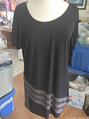 Bianca Nygard. size 8.  Long black short sleeved shirt. (1 of 6)