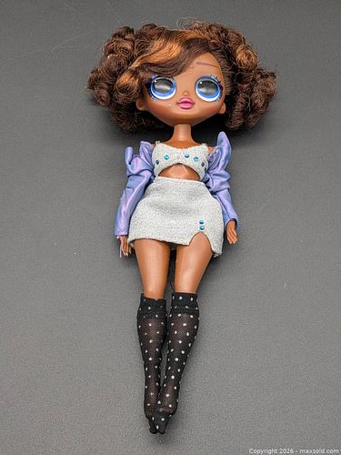 LOL Fashion Doll with Brown Curly Hair (1 of 6)