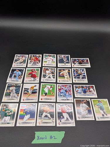 Mixed Lot of Baseball Collectible Sports Cards (1 of 11)