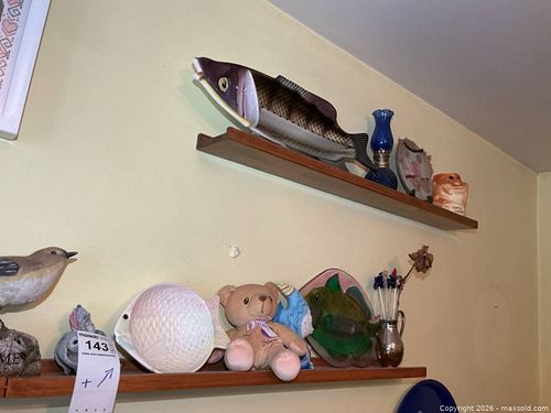Collectibles And Decor B (1 of 9)