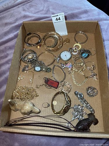 Costume Jewelry A (1 of 12)