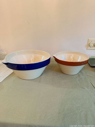 Ceramic Stoneware Mixing Bowl Set, 2 Nesting Bowls with Spouts DR (1 of 7)