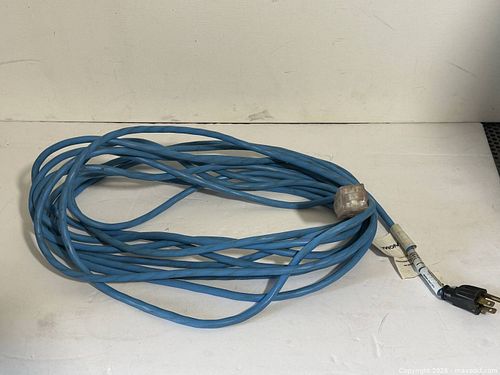 NOMA Outdoor Extension Cord  (1 of 3)