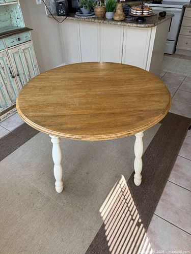 Ashley Furniture Round Drop-Leaf Dining Table (1 of 8)