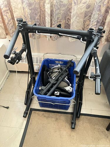 Roland Electronic Drum Kit with Rack, Drums, Cymbals (Black) (1 of 15)