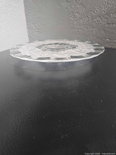 Large pedestal cake plate (1 of 4)