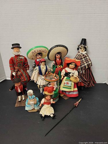 Collectible Dolls of the World (1 of 11)