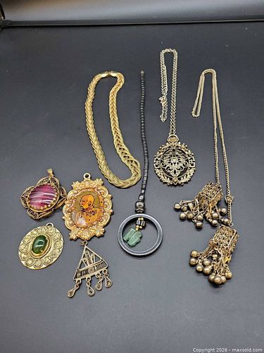Vintage Costume Jewelry (1 of 8)