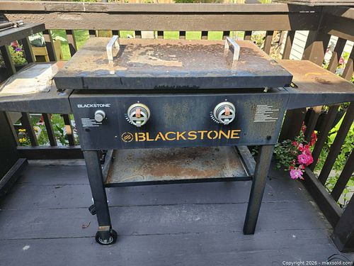 Blackstone Two-Burner Propane Flat Top Griddle with Side Shelf (1 of 4)