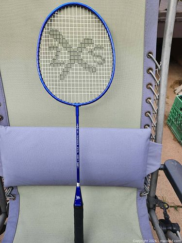 Blue Unbranded Steel-Shaft Badminton Racket, Strung (1 of 4)