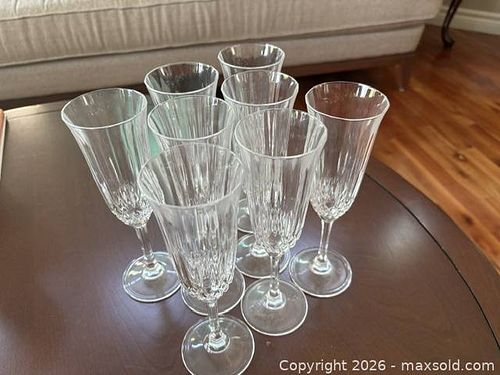 Set of 8 Clear Crystal Champagne Flutes, Cut Diamond Pattern (1 of 5)