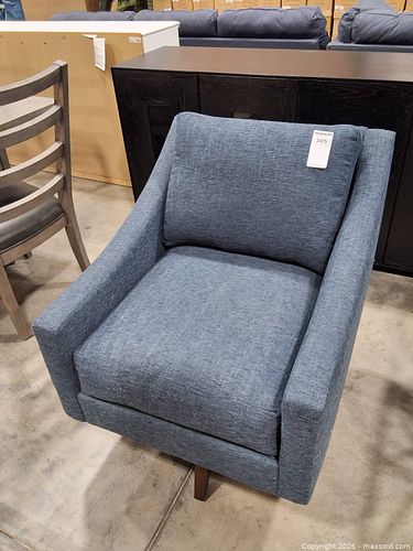 Lot #305 (1 of 4)