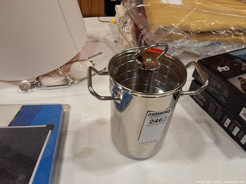 Stainless Steel Large Steamer Pot with Glass Lid & Wire Basket (1 of 3)